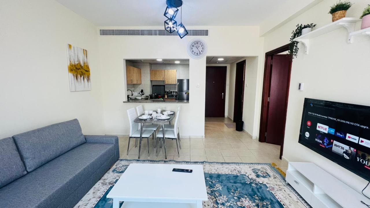 Newly Furnished Cozy One Bed Room Apartment 2 Bathroom City View Дубай Экстерьер фото