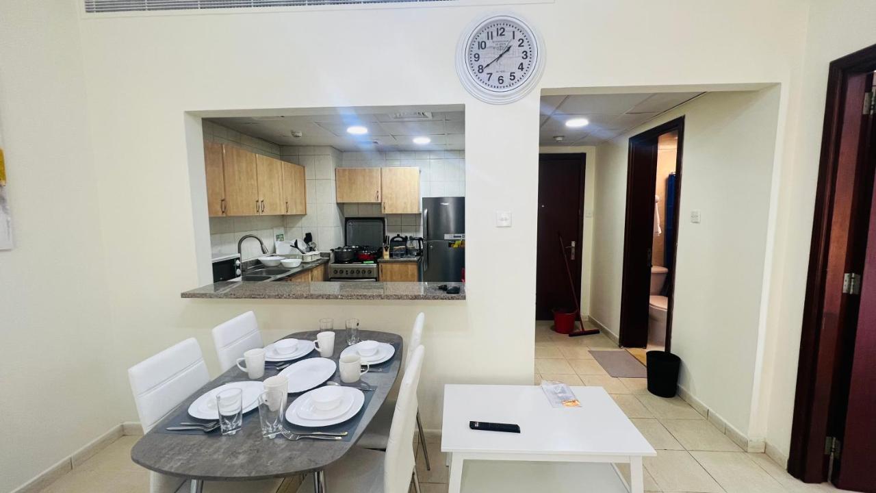 Newly Furnished Cozy One Bed Room Apartment 2 Bathroom City View Дубай Экстерьер фото