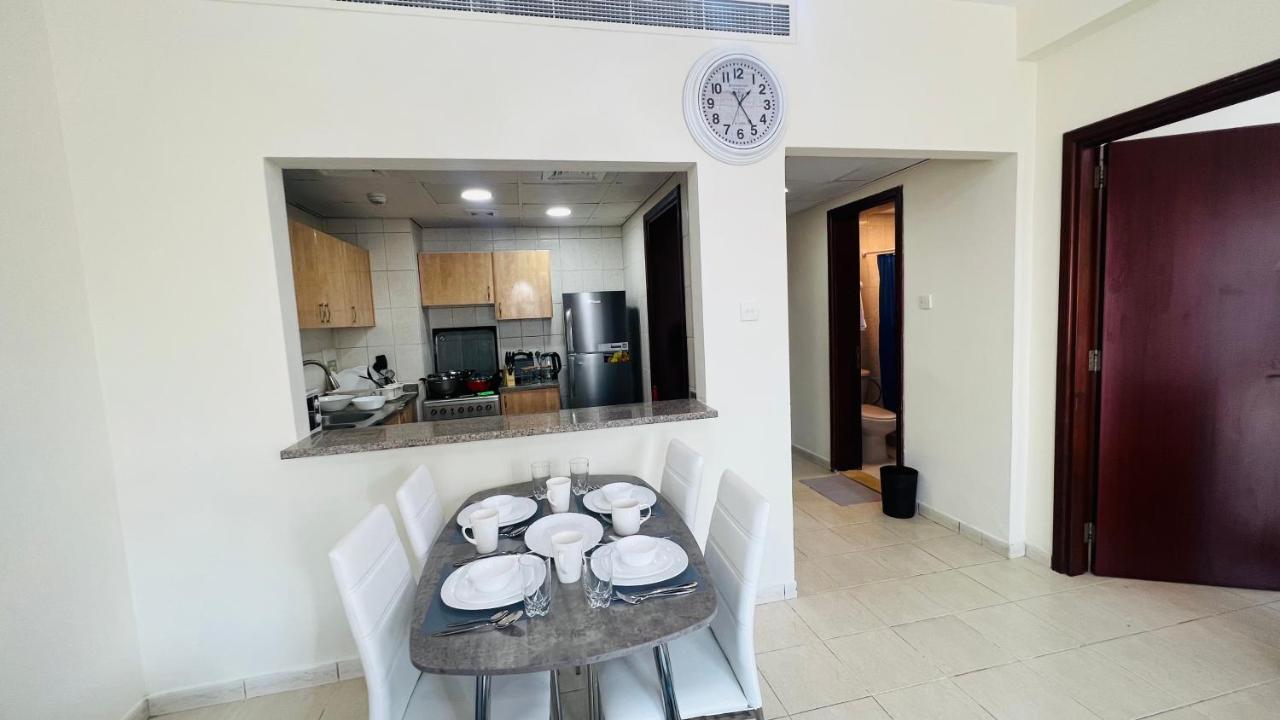 Newly Furnished Cozy One Bed Room Apartment 2 Bathroom City View Дубай Экстерьер фото