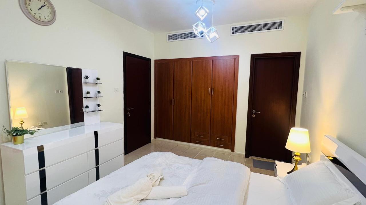 Newly Furnished Cozy One Bed Room Apartment 2 Bathroom City View Дубай Экстерьер фото