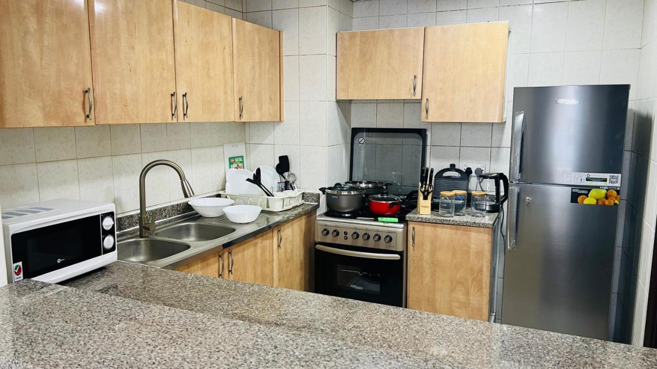 Newly Furnished Cozy One Bed Room Apartment 2 Bathroom City View Дубай Экстерьер фото