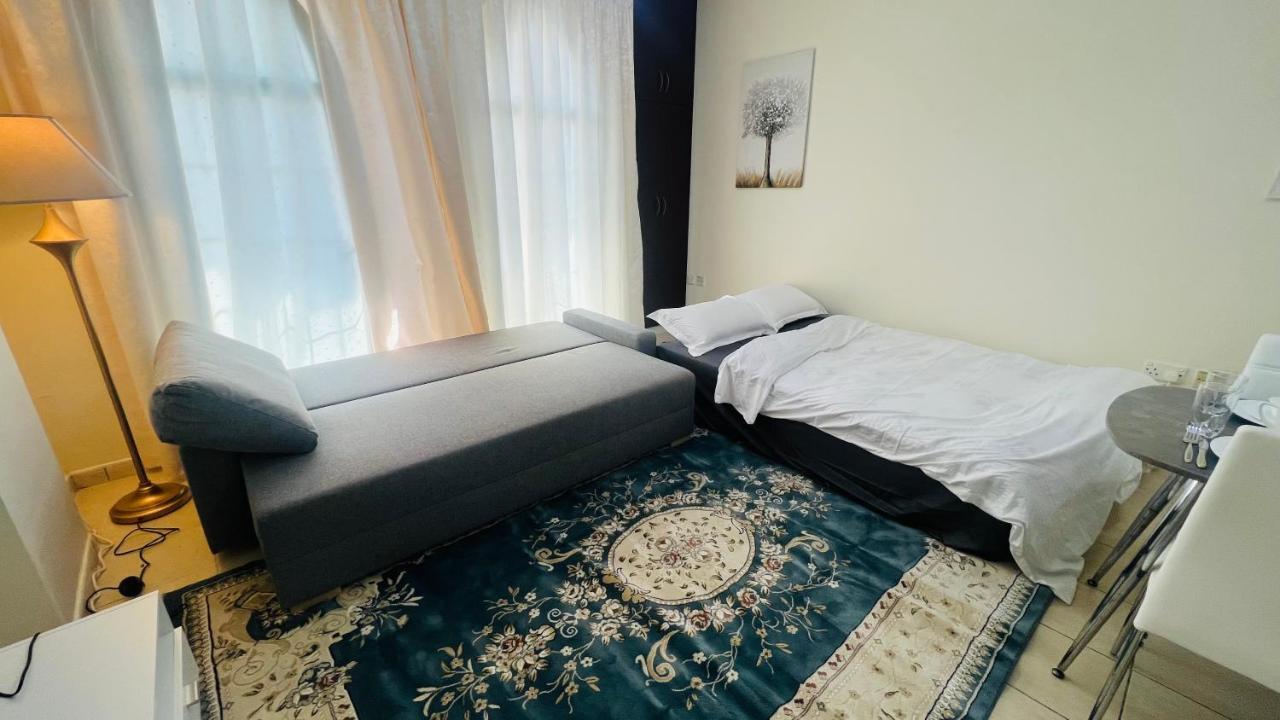 Newly Furnished Cozy One Bed Room Apartment 2 Bathroom City View Дубай Экстерьер фото