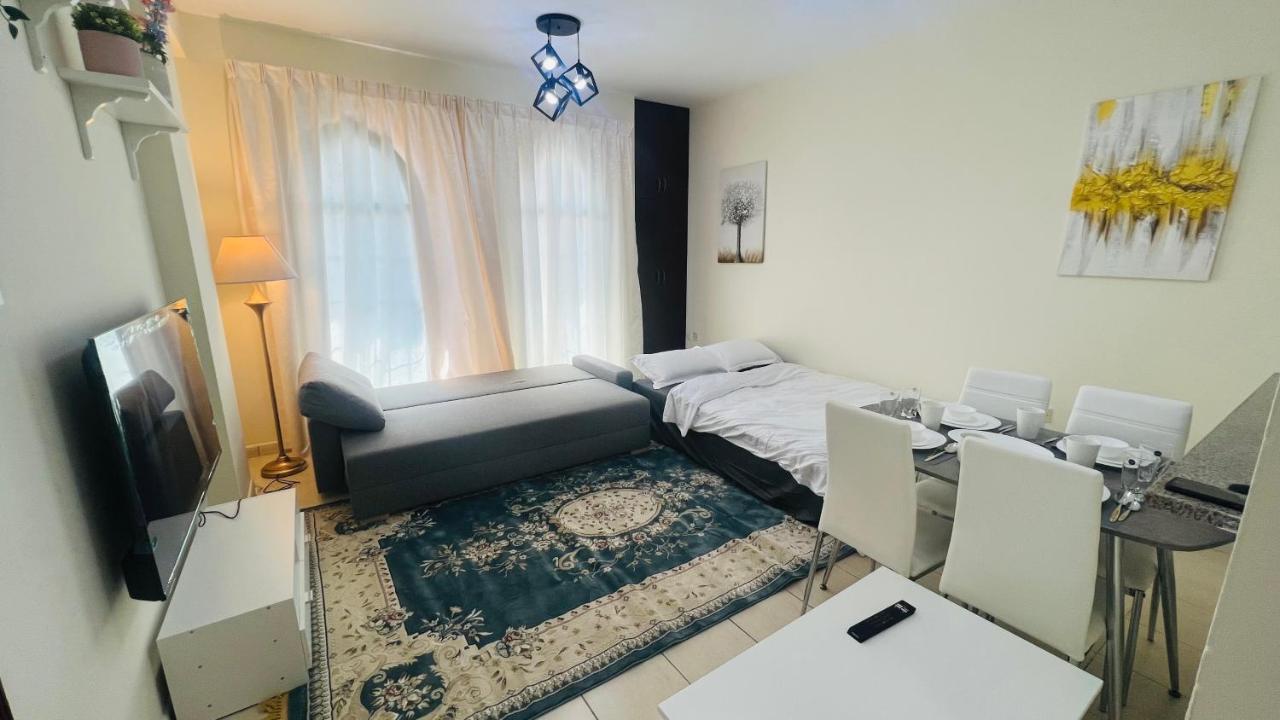 Newly Furnished Cozy One Bed Room Apartment 2 Bathroom City View Дубай Экстерьер фото