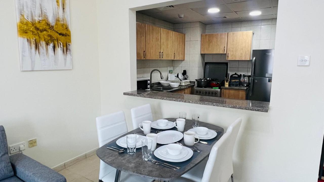 Newly Furnished Cozy One Bed Room Apartment 2 Bathroom City View Дубай Экстерьер фото