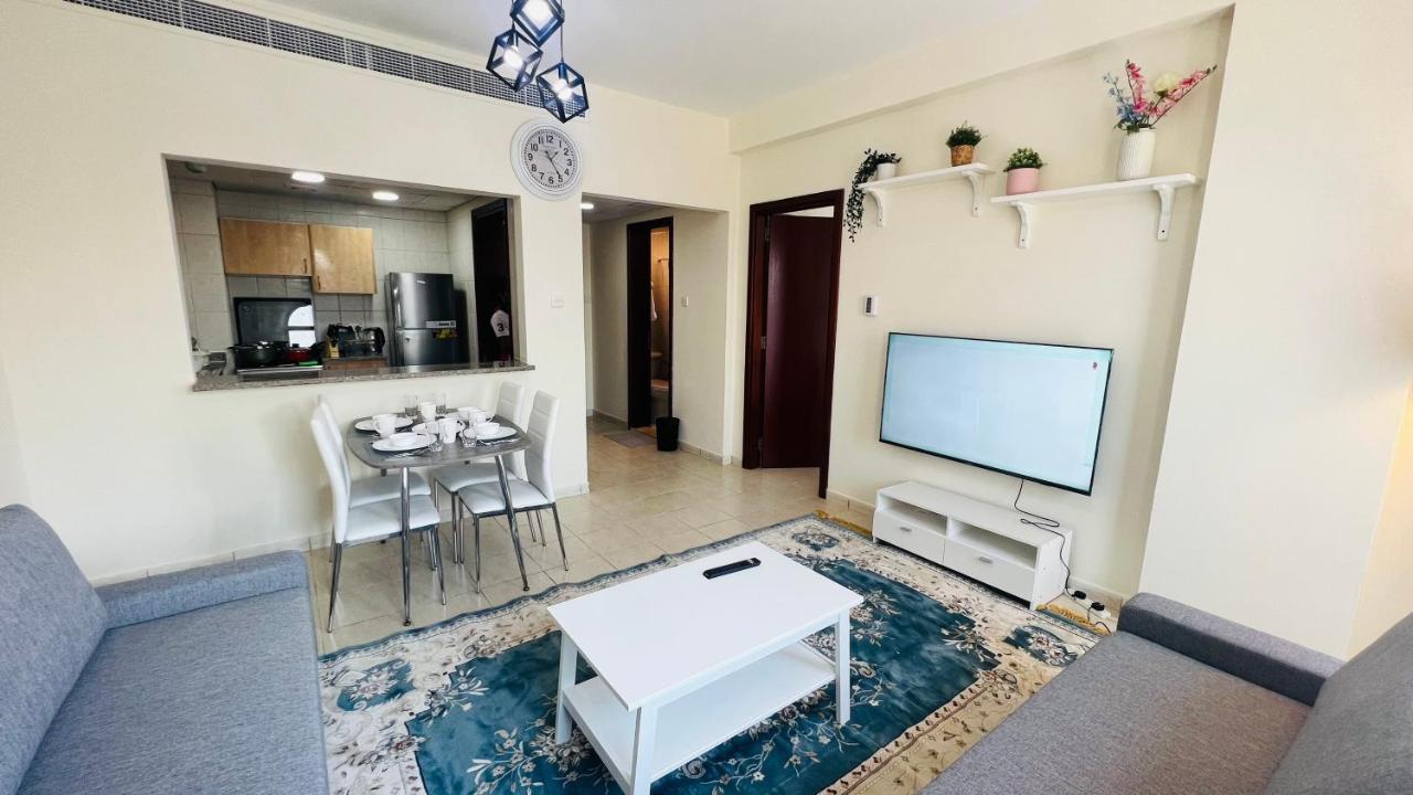Newly Furnished Cozy One Bed Room Apartment 2 Bathroom City View Дубай Экстерьер фото