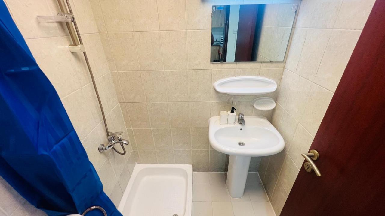 Newly Furnished Cozy One Bed Room Apartment 2 Bathroom City View Дубай Экстерьер фото